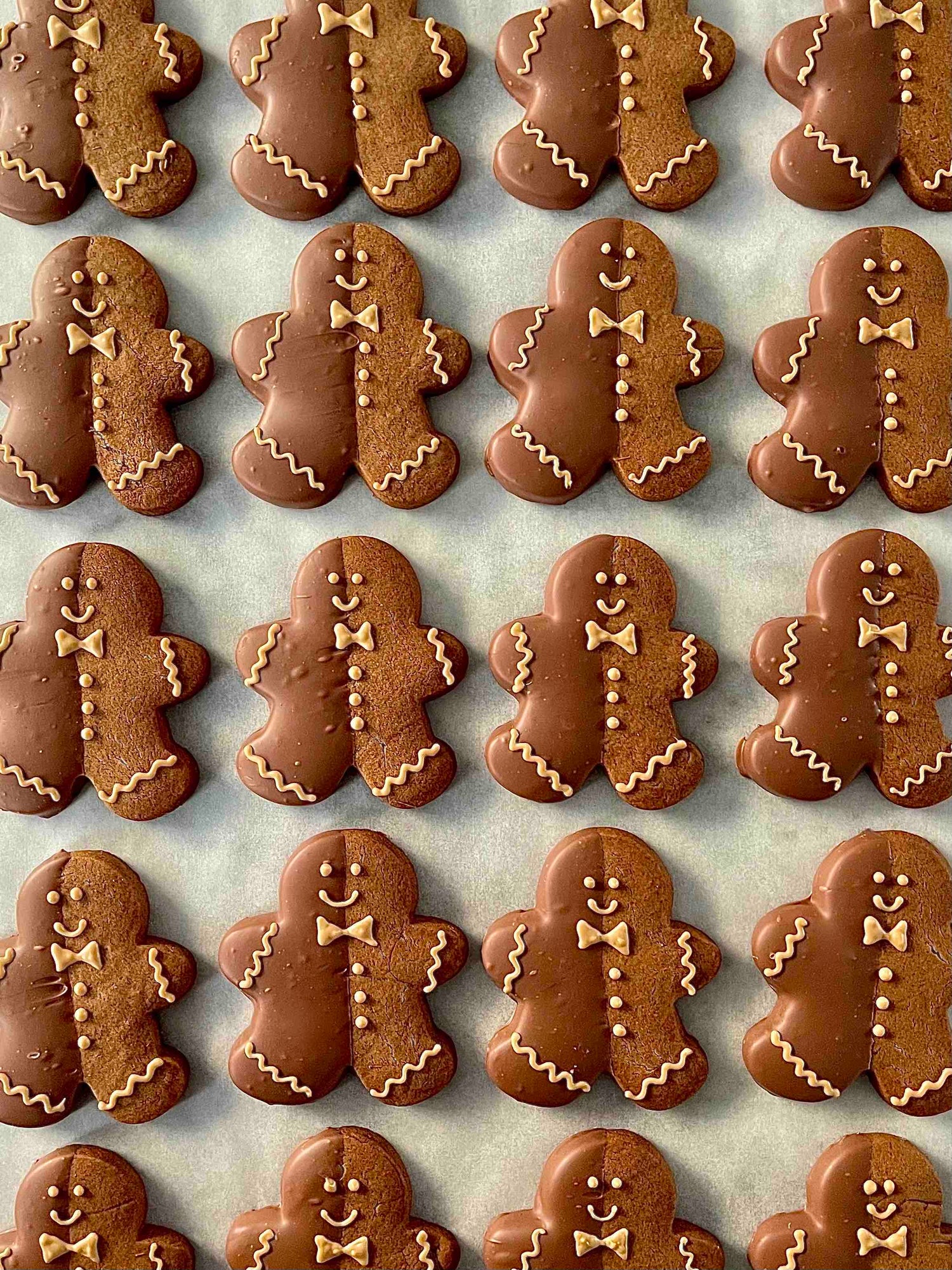 Pack of 4 Chocolate Dipped Gingerbread Men